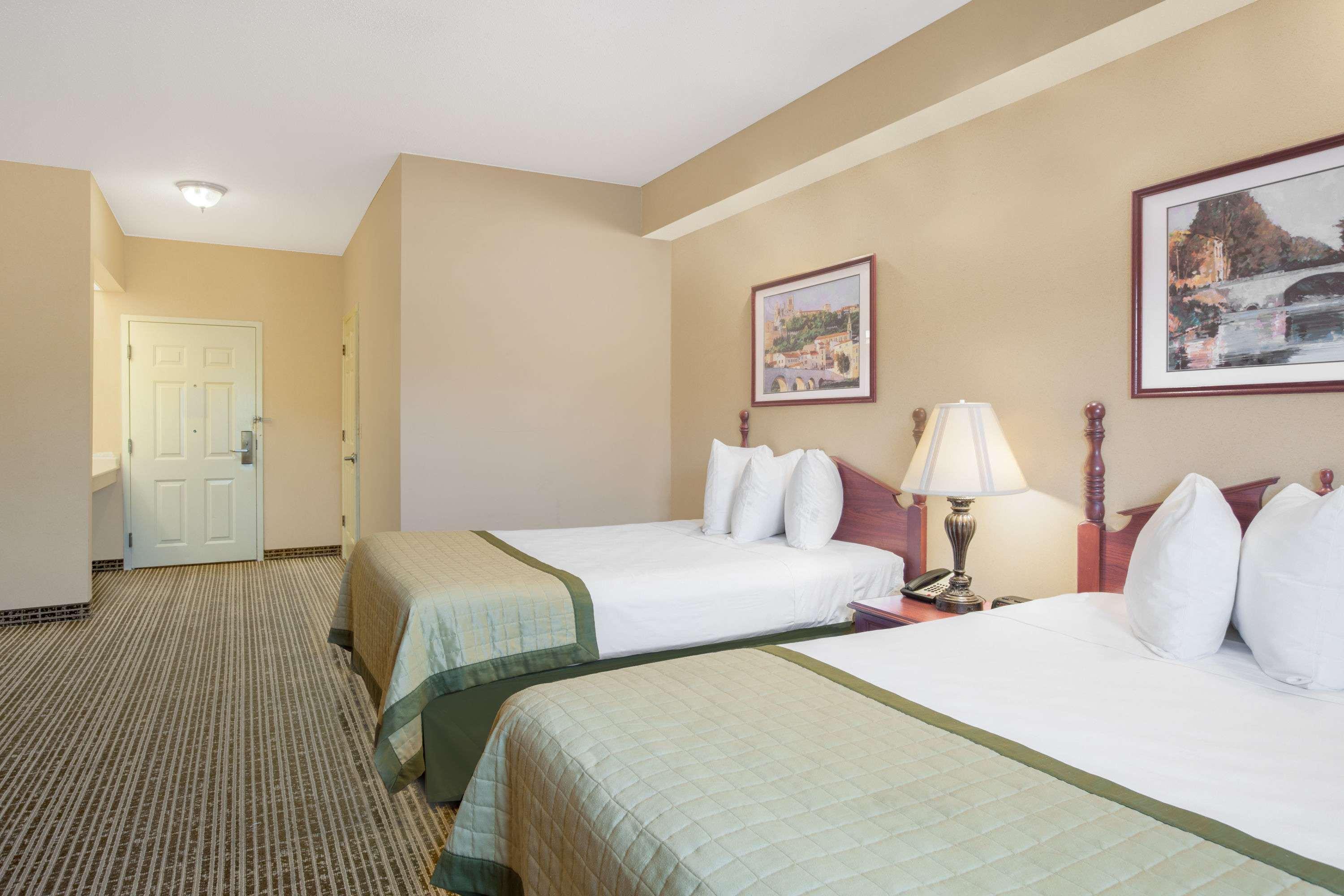 Baymont By Wyndham Lafayette Airport Hotel Eksteriør billede